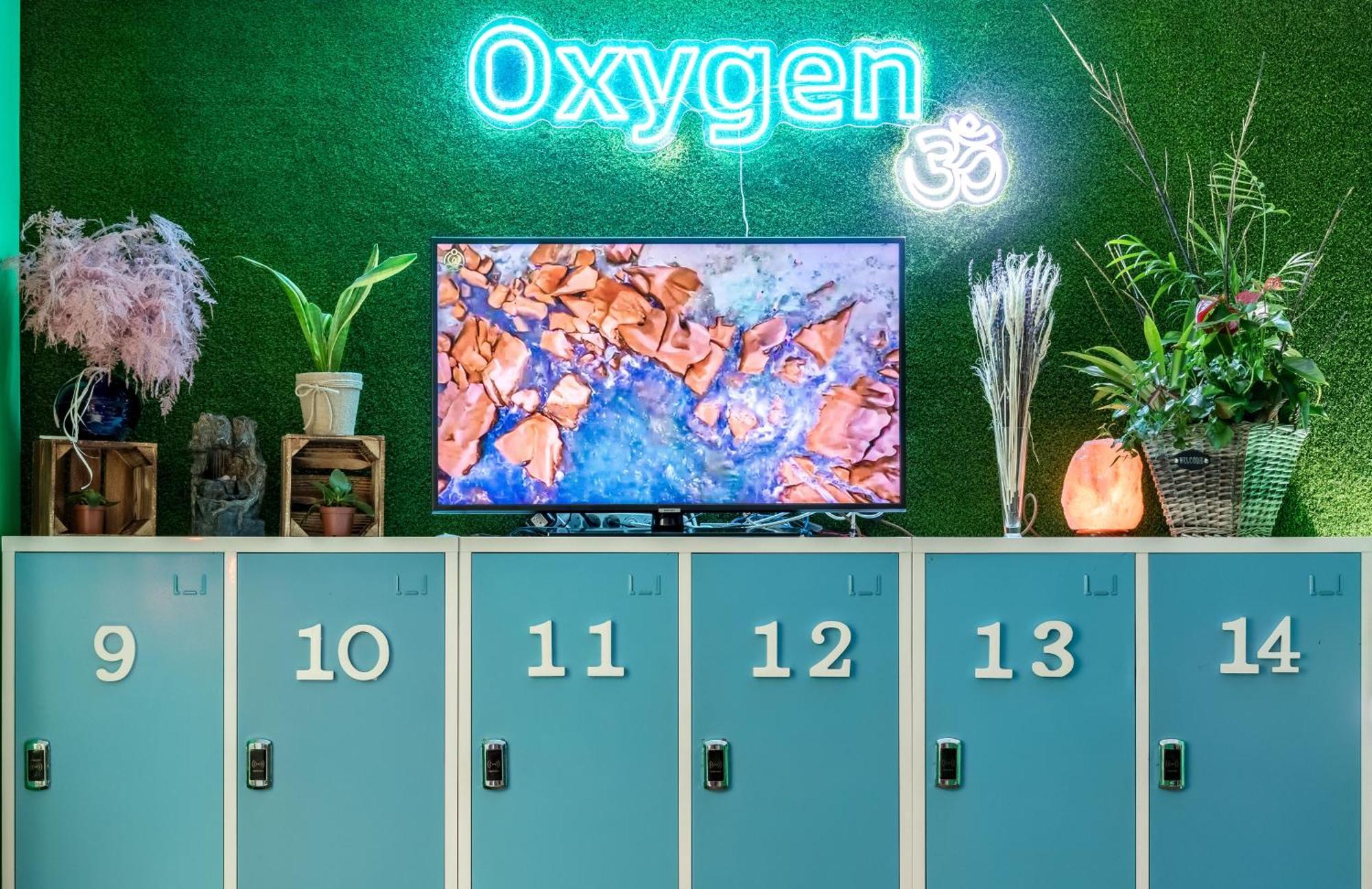 Oxygen Hostel Capsula Madrid Exteriör bild