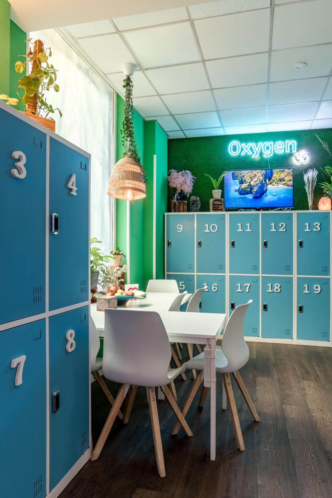 Oxygen Hostel Capsula Madrid Exteriör bild